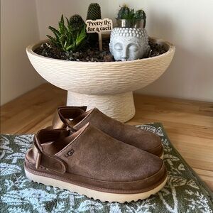 UGG Suede Clogs/mules